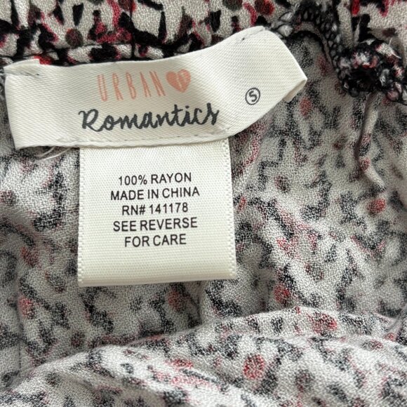 Urban Romantics Ruffled Mini Skirt Size Small EUC - Picture 4 of 7